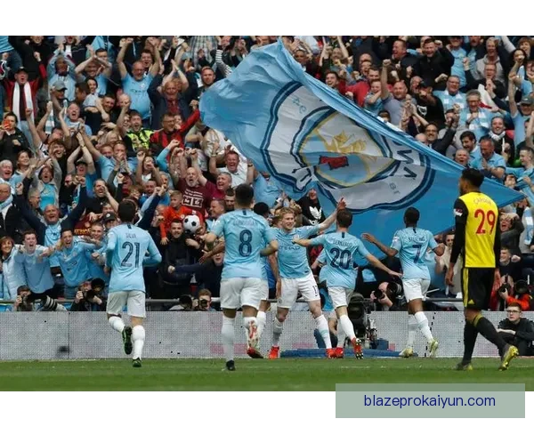 英超热刺凯恩离队传闻增多，球队未来转会策略备受关注