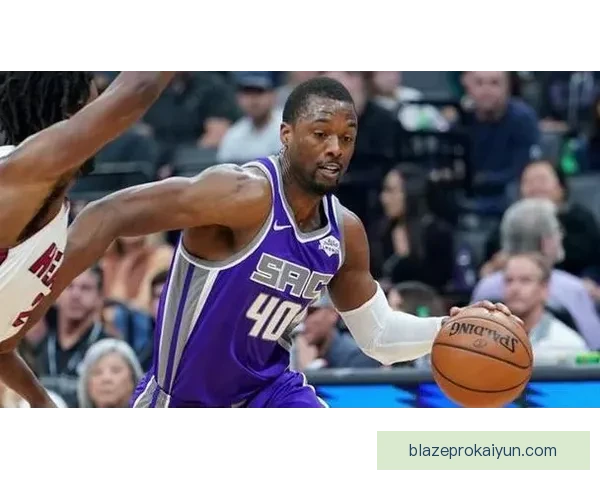 范戴克长传精准技术展现稳健后防组织能力攻表现稳健